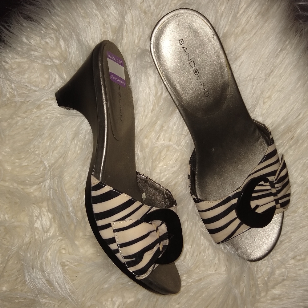 Ladies small heel shoe in creme and black stripes. Like new, never worn